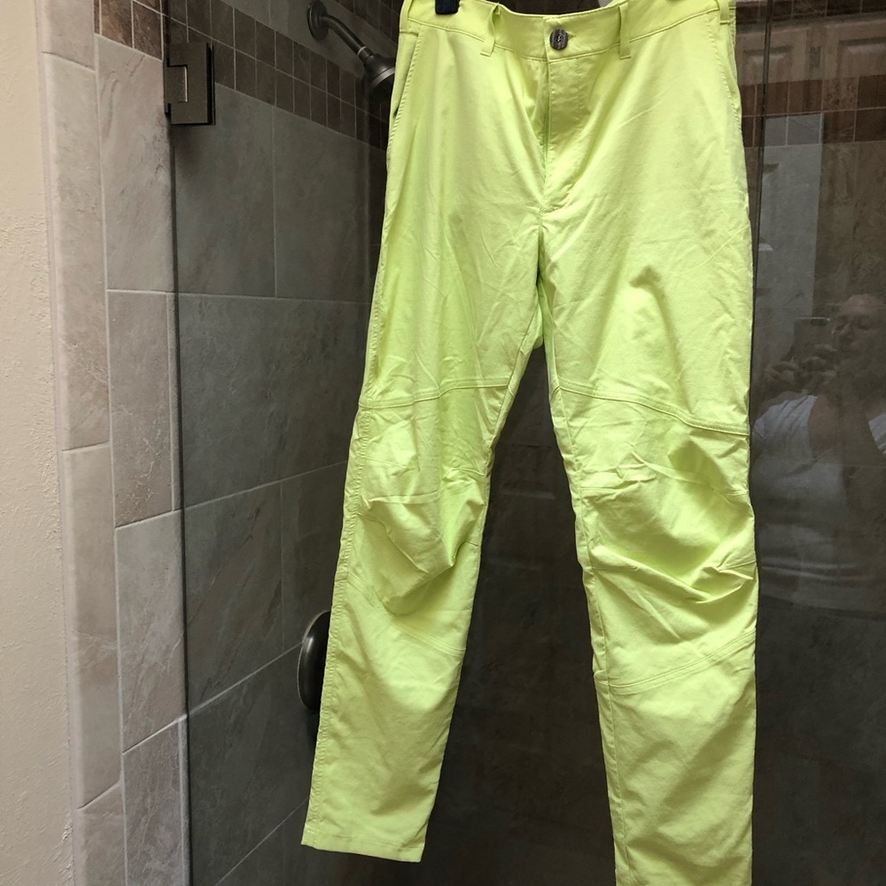 Cintamani lime green pants women’s large 10-12 water resistant Iceland